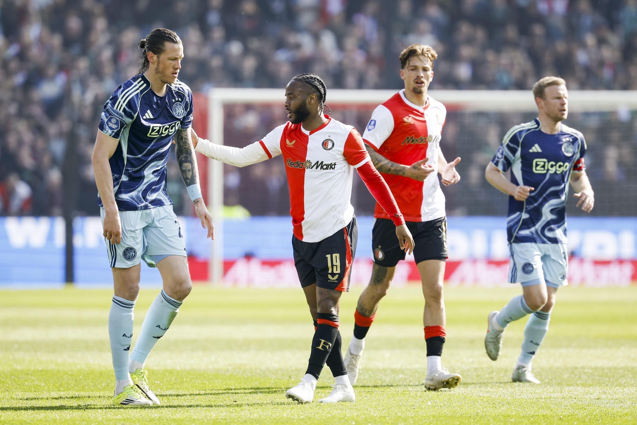 De Klassieker: Un Clásico que Dejó Sabor a Empate y Nuevas Esperanzas De Klassieker: Un Clásico que Dejó Sabor a Empate y Nuevas Esperanzas