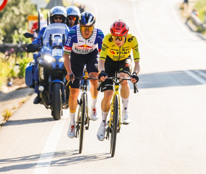 ¡Locura en la Volta a Catalunya! Evenepoel y Vingegaard, duelo épico truncado por una caída; Godon se corona