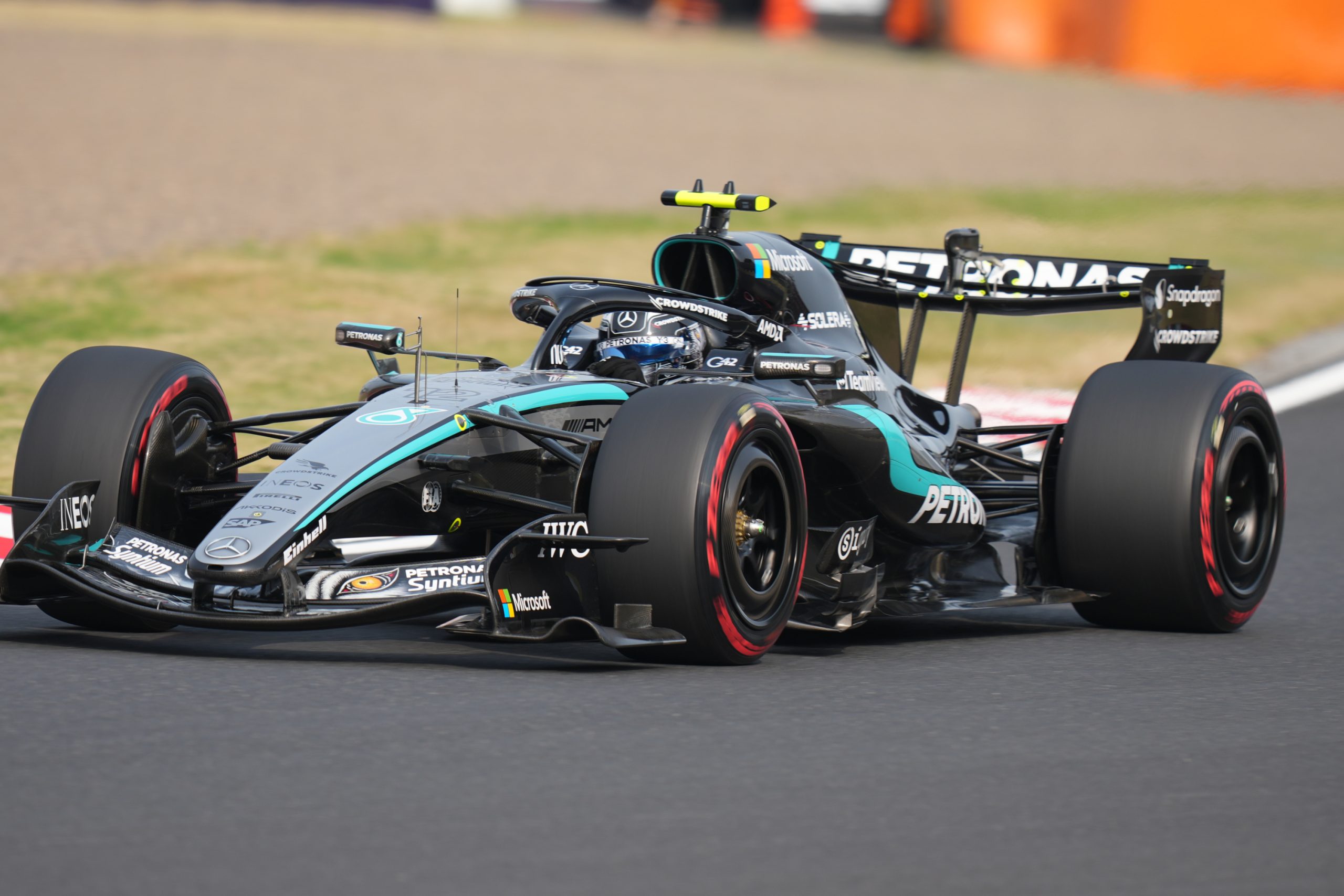 Chaos in Suzuka! Antonelli and Russell, from glory to no man's land at the start of the Japanese GP