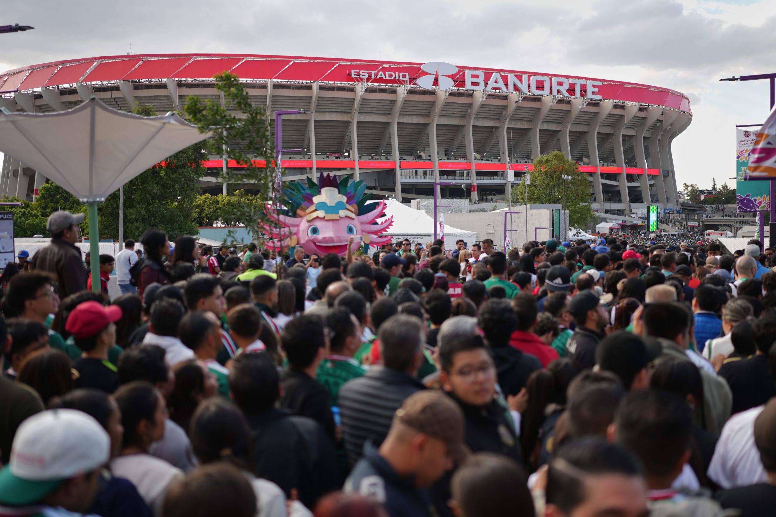 Tragedy at the Azteca: A Fan Loses His Life in a Fatal Fall Before the Opening Match of the World Cup