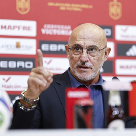 España en la Encrucijada: El Mundial Llama a la Puerta y la RFEF Prepara su Arsenal