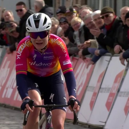 La Gran Batalla del Tour de Flandes: Lotte Kopecky Busca su Cuarta Victoria
