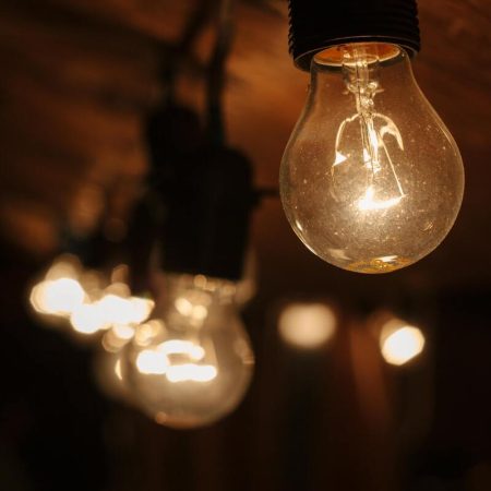 El precio de la electricidad en España: un respiro en medio de la crisis energética