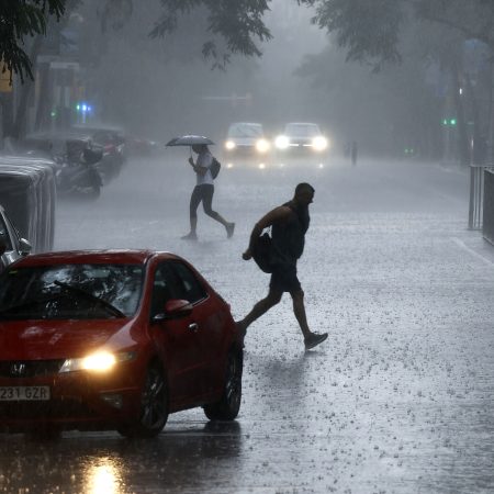 Abril Despierta con Calma Veraniega en Catalunya, Pero la Lluvia Acecha a la Vuelta de la Esquina