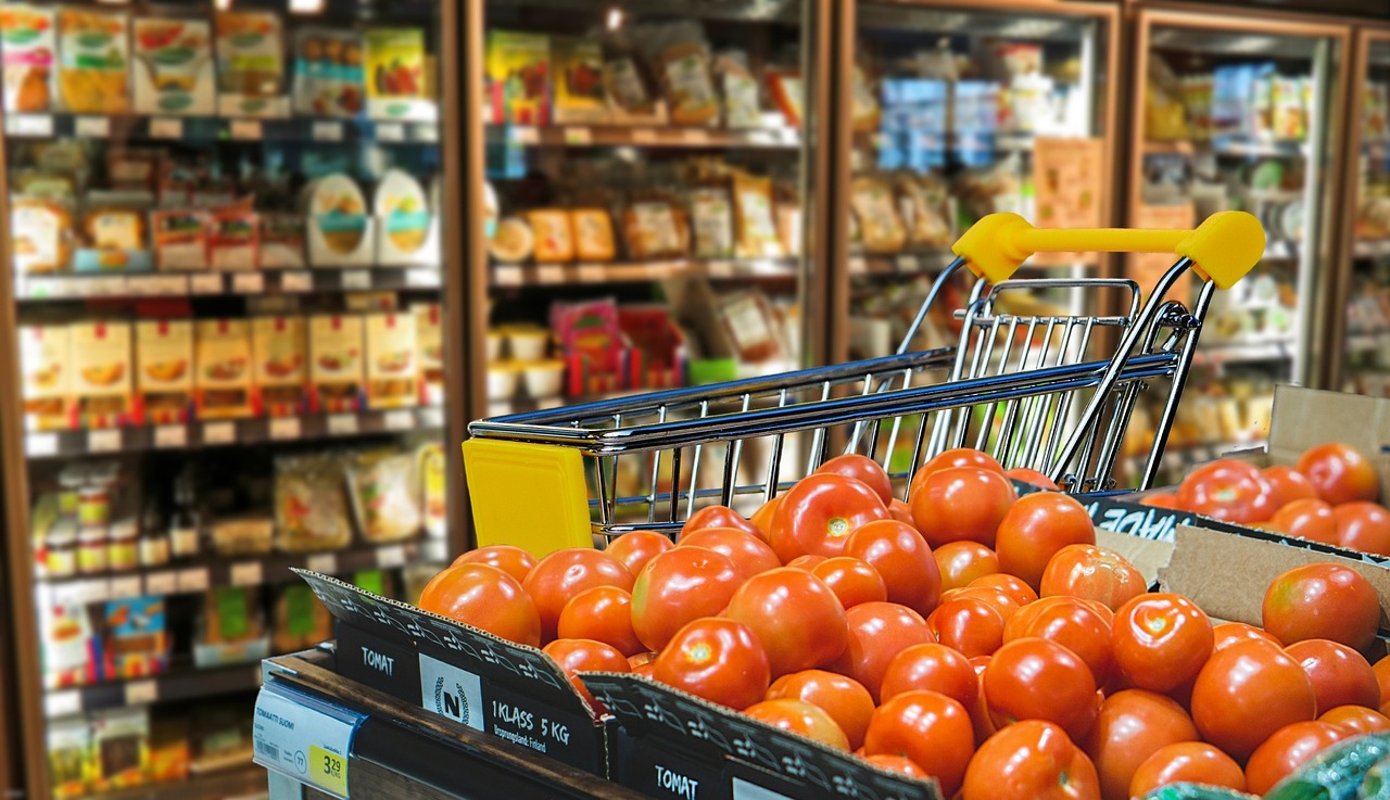 Easter: Supermarkets Open or Closed in Catalonia on April 3? The Definitive Guide