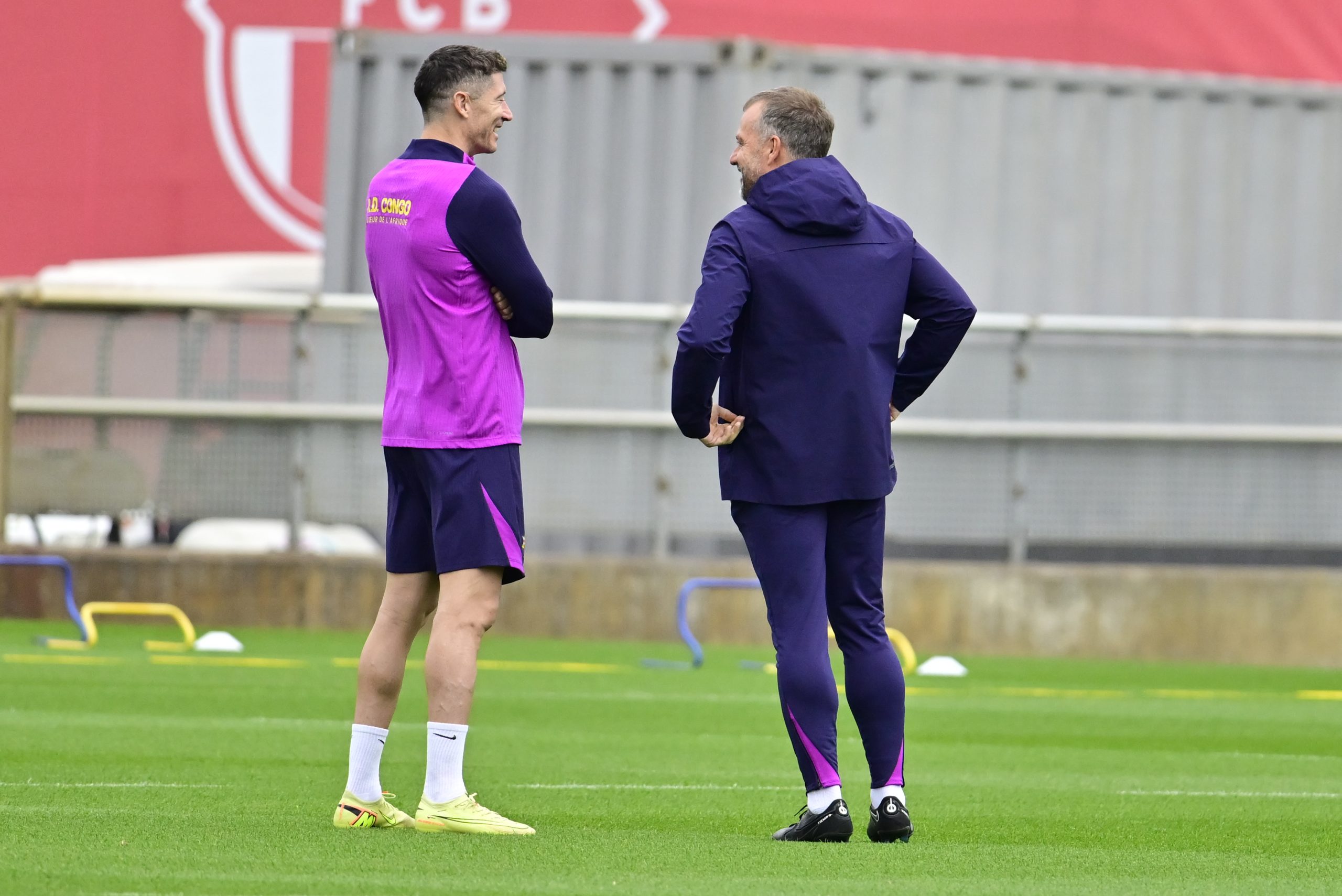 Flick y el Barça: Un Futuro Entrelazado entre Champions y Estrategia de Banquillo Flick y el Barça: Un Futuro Entrelazado entre Champions y Estrategia de Banquillo