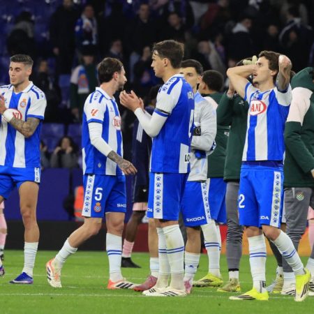 A Final Against Levante At The RCDE Stadium