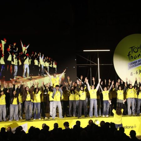 Join the Cycling Party! Volunteers Wanted For The Tour De France In Barcelona