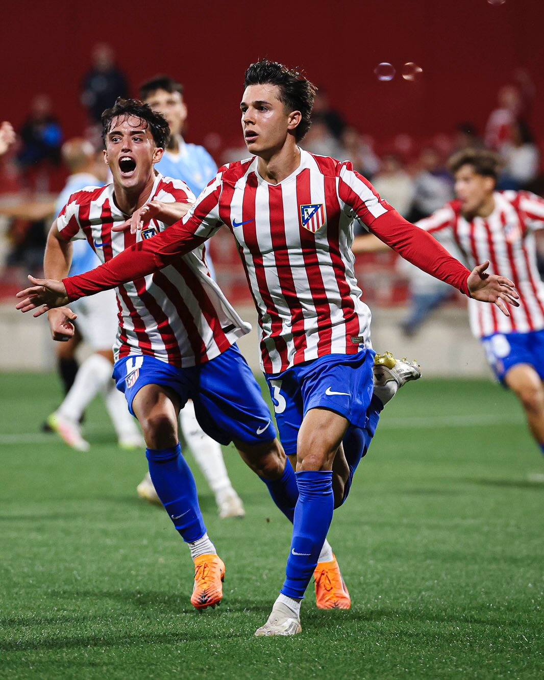 Atlético Madrileño plays for the lead against a Marbella in low hours