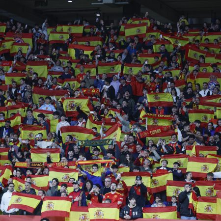 Escándalo en Cornellà: Los cánticos racistas empañan el amistoso entre España y Egipto