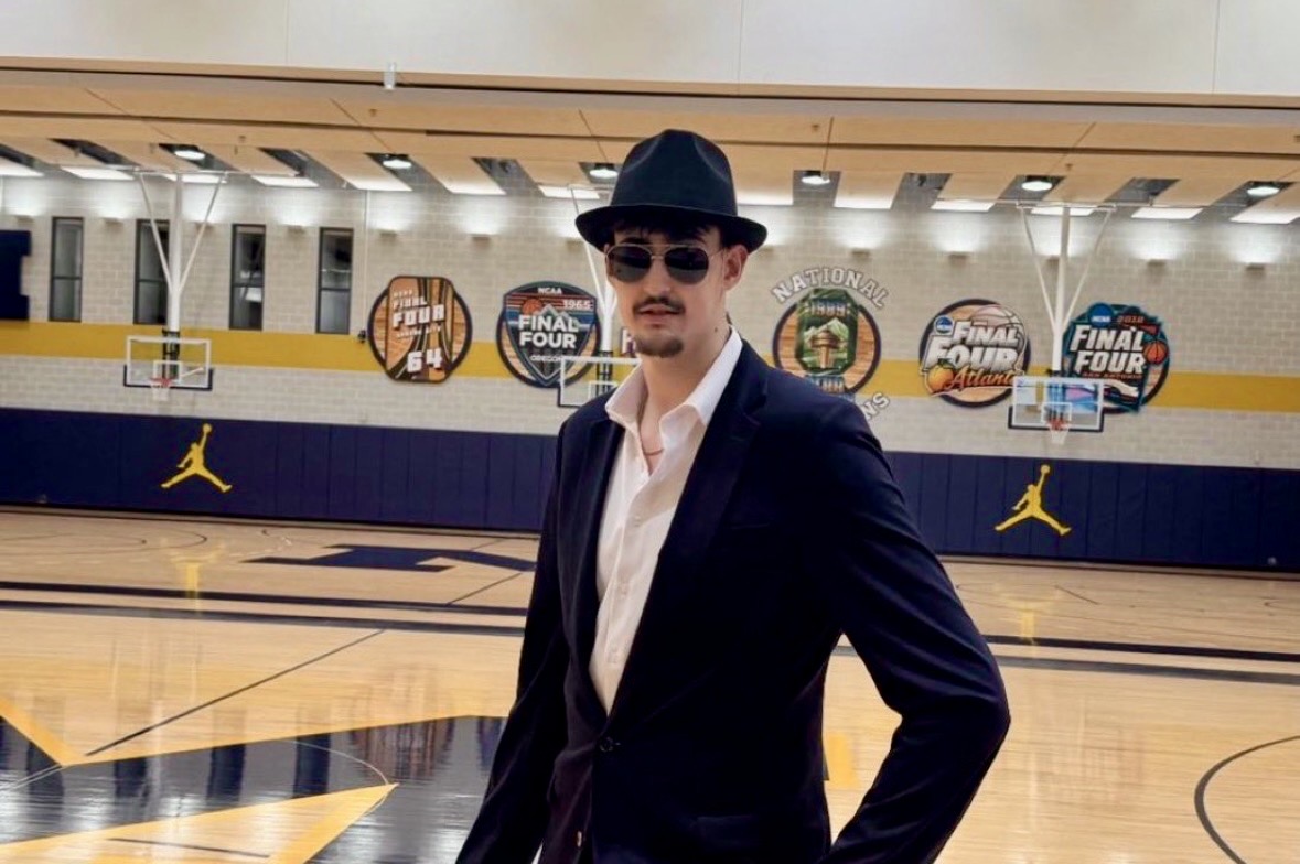 Aday Mara: El Unicornio Español Deslumbra en la Final Four del March Madness con Estilo Propio Aday Mara: El Unicornio Español Deslumbra en la Final Four del March Madness con Estilo Propio