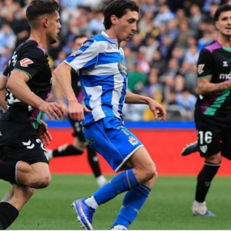 Empate en Riazor: El Málaga Resiste y el Dépor Pierde el Golaveraje