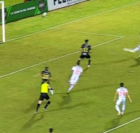 ¡Gol con la cara! El insólito tanto que sacude el fútbol paraguayo