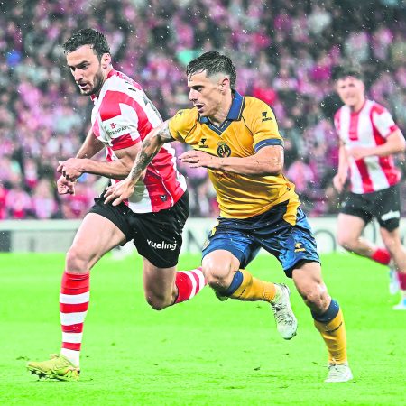 Athletic: La Encrucijada del Lateral Derecho y el Apoyo Incondicional del Vestuario