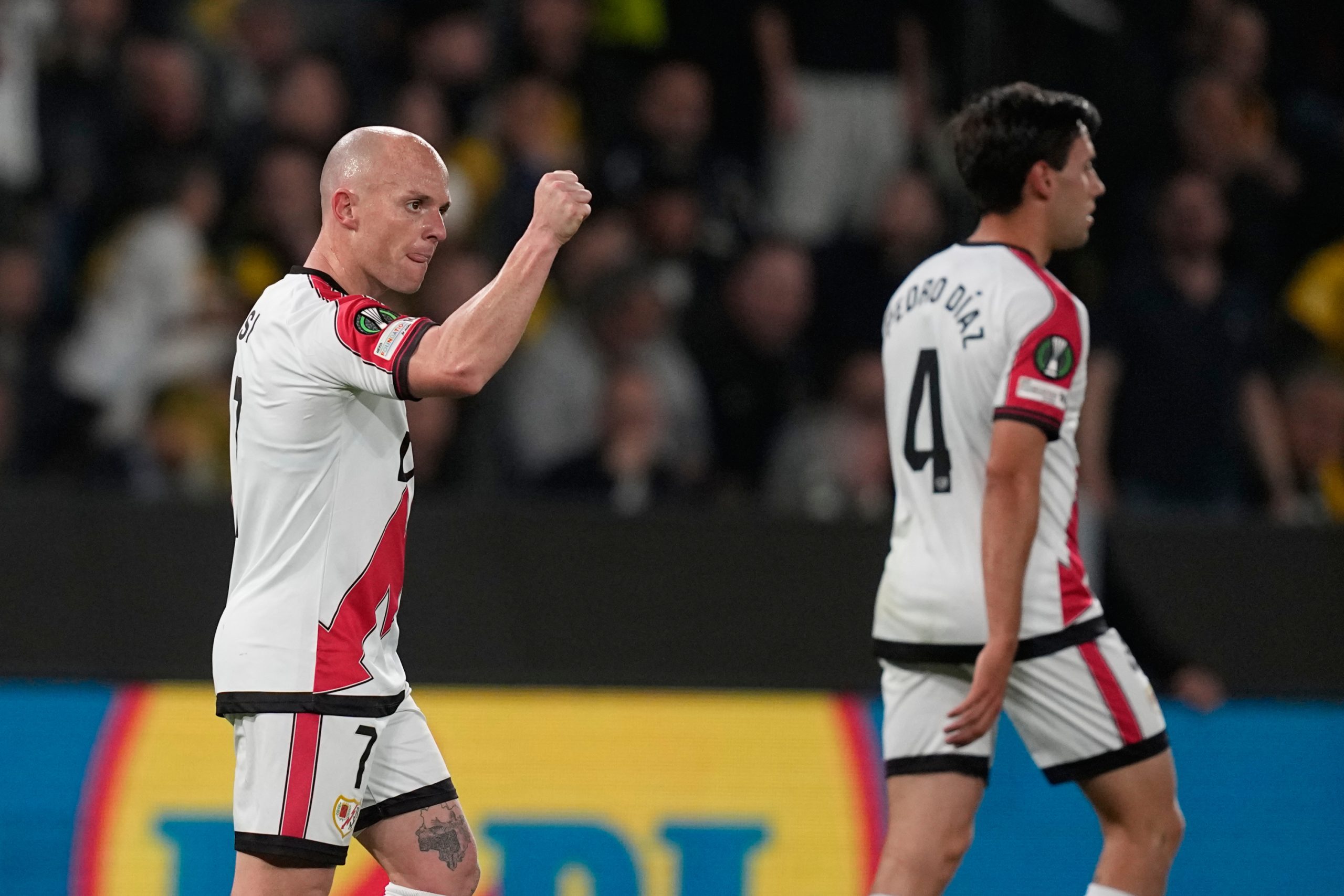 El Rayo Vallecano Resiste la Tormenta Griega y Alcanza las Semifinales de la Conference League El Rayo Vallecano Resiste la Tormenta Griega y Alcanza las Semifinales de la Conference League