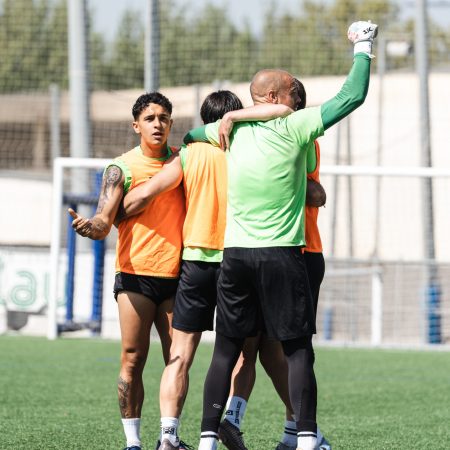La Liga en Vilo: El Manresa Lidera, el Badalona Busca Reaccionar y el Lleida se Hunde