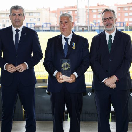 José Juan Arencibia: Un Héroe del Deporte Canario Recibe la Medalla de Oro