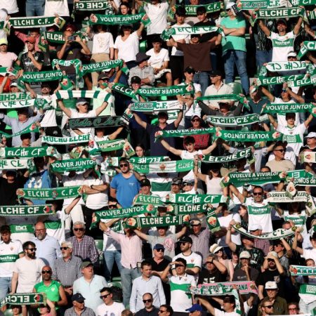 Technological Chaos In El Martínez Valero! The VAR Disconnects And Delays Elche-Atlético