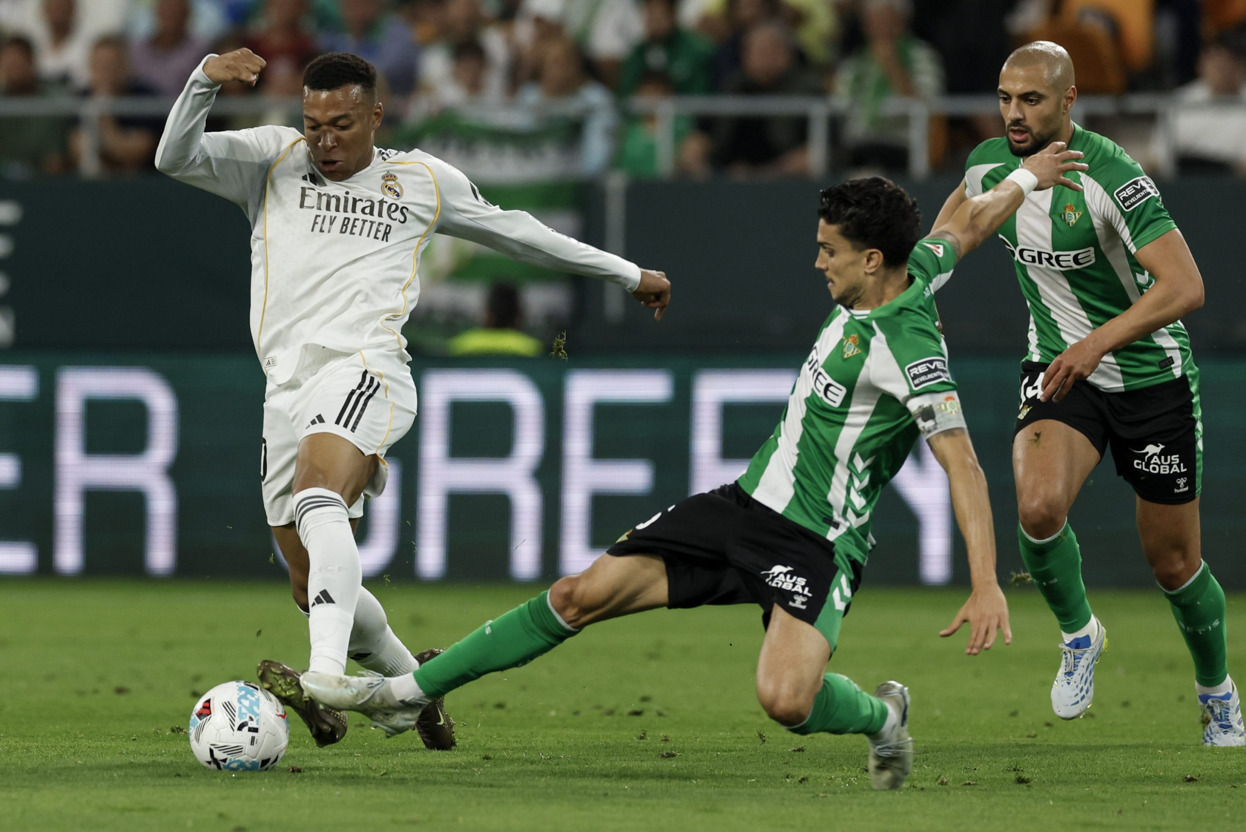 El Real Betis se prepara para el desafío crucial ante el Oviedo El Real Betis se prepara para el desafío crucial ante el Oviedo