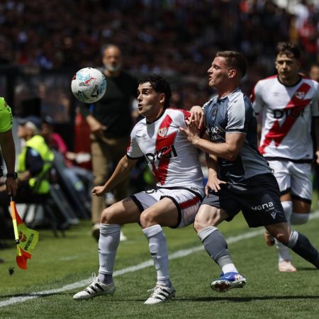 The VAR, Advancement or Regression? The Chronicle of Football in Crisis