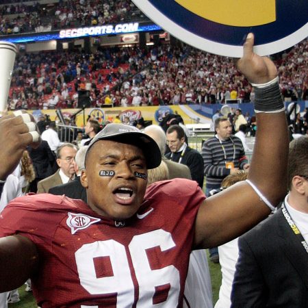 Escándalo en la NFL: Exjugador Universitario Se Declara Culpable de Estafa Millonaria