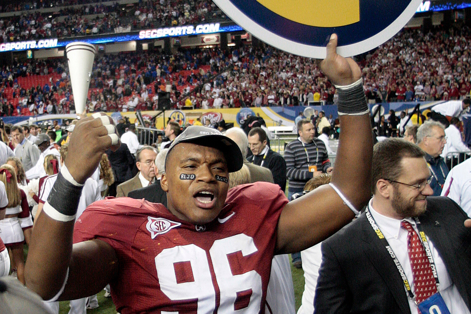 Escándalo en la NFL: Exjugador Universitario Se Declara Culpable de Estafa Millonaria Escándalo en la NFL: Exjugador Universitario Se Declara Culpable de Estafa Millonaria