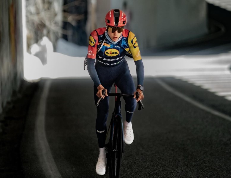 Juan Ayuso: De la gloria a la adversidad y su camino hacia el Tour de Francia
