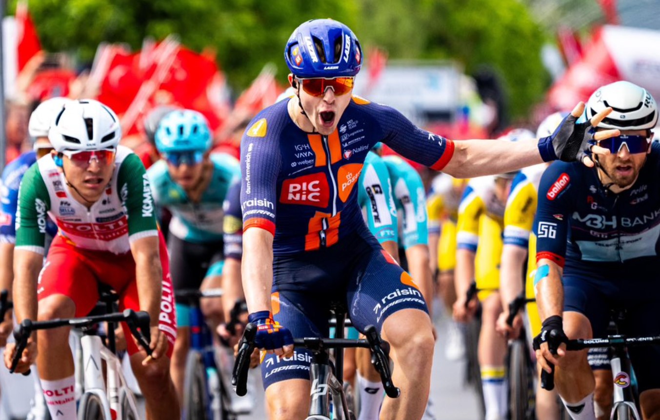 ¡Fin de la sequía! Van Uden desata la euforia en el Team Picnic Post NL con una victoria épica ¡Fin de la sequía! Van Uden desata la euforia en el Team Picnic Post NL con una victoria épica