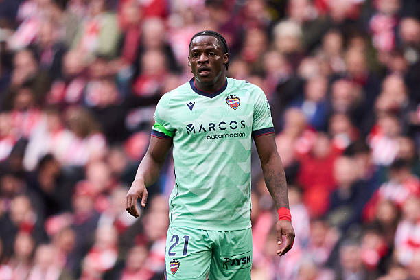 Etta Eyong: El Joven Prodigio de LaLiga y la Lección de Iborra ante la Sequía Goleadora