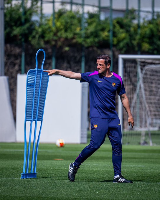 El Barça Atlètic se queda a las puertas del ascenso: Belletti reflexiona sobre una temporada de contrastes El Barça Atlètic se queda a las puertas del ascenso: Belletti reflexiona sobre una temporada de contrastes