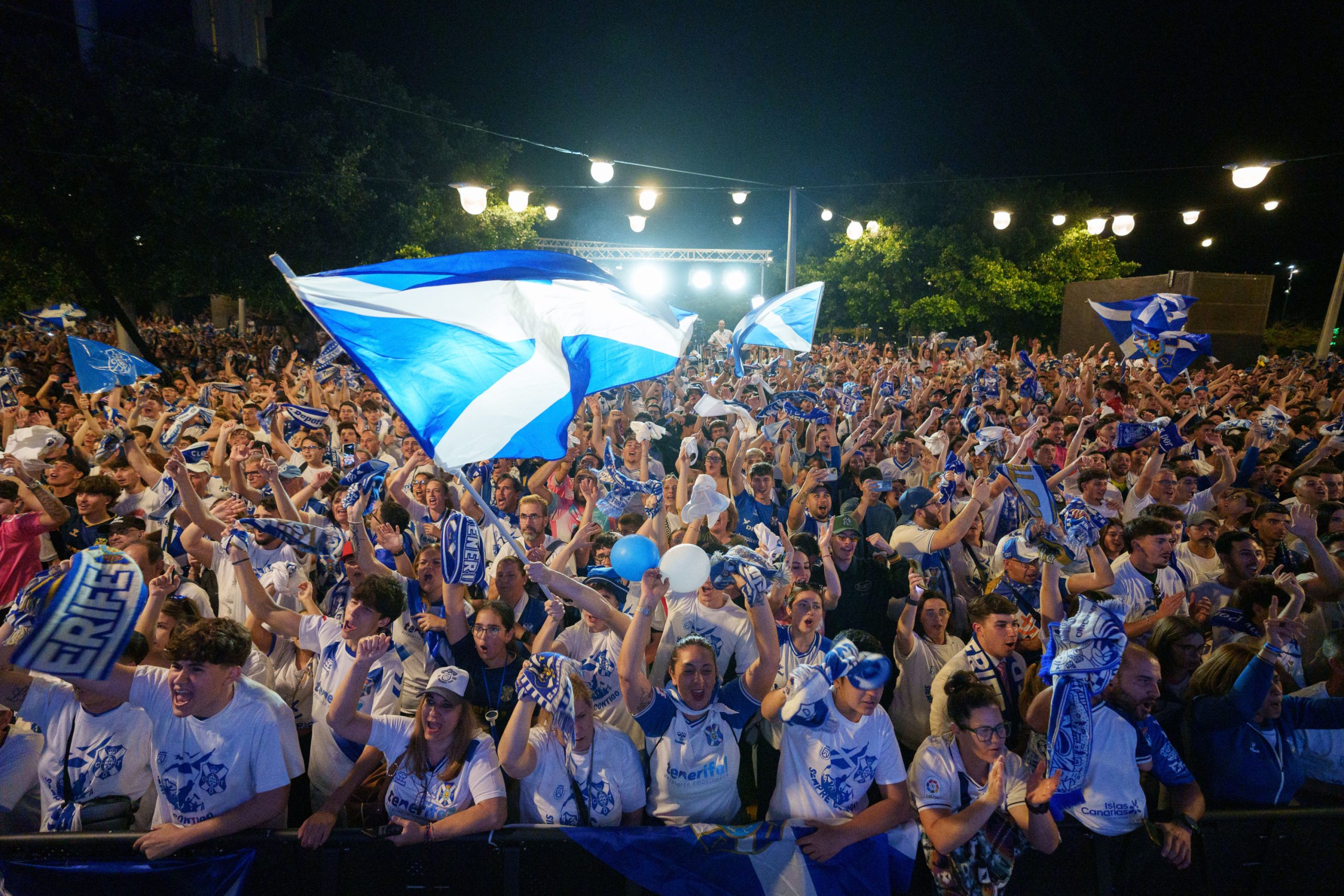 ¡El Tenerife Vuelve a la Carga! Fiesta en las Islas tras el Ascenso a Segunda