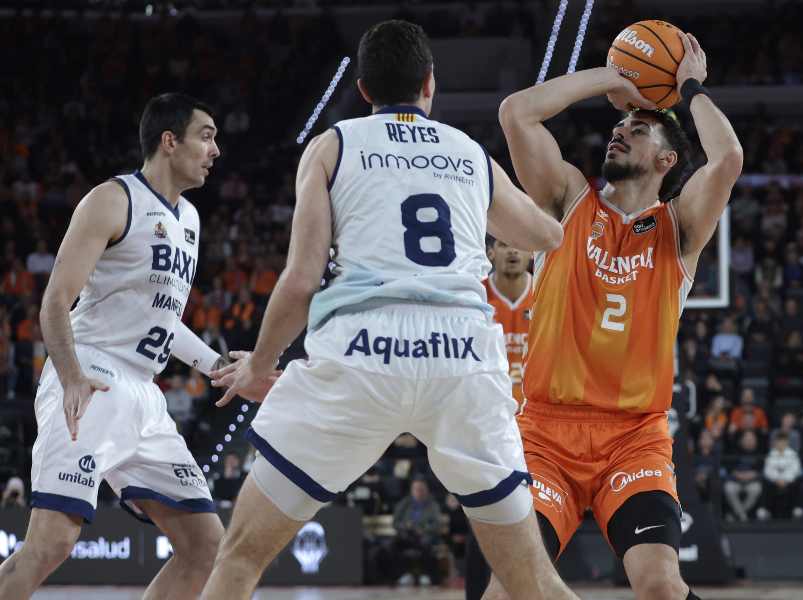 Valencia Basket: Entre la Euroliga y la Liga Endesa, un Duelo Clave en Manresa