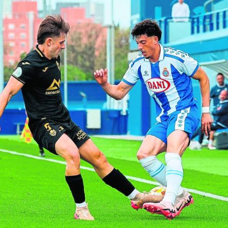 Atlético Baleares Attacks Dani Jarque And Goes For Promotion
