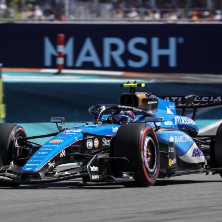 Sainz Sonríe en Miami: El “Paso Adelante” que Acerca a Williams a la Lucha por los Puntos